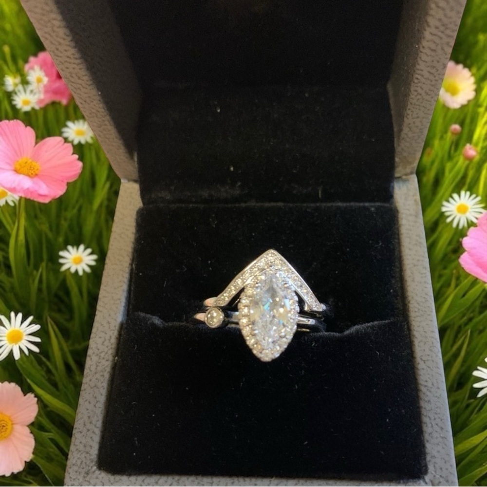white gold tone wedding ring set